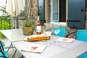 Outdoor dining - In the heart of a secret Ardèche Valley (Faugères)