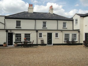 Exterior - The Whitehouse Cottage (Great Paxton)