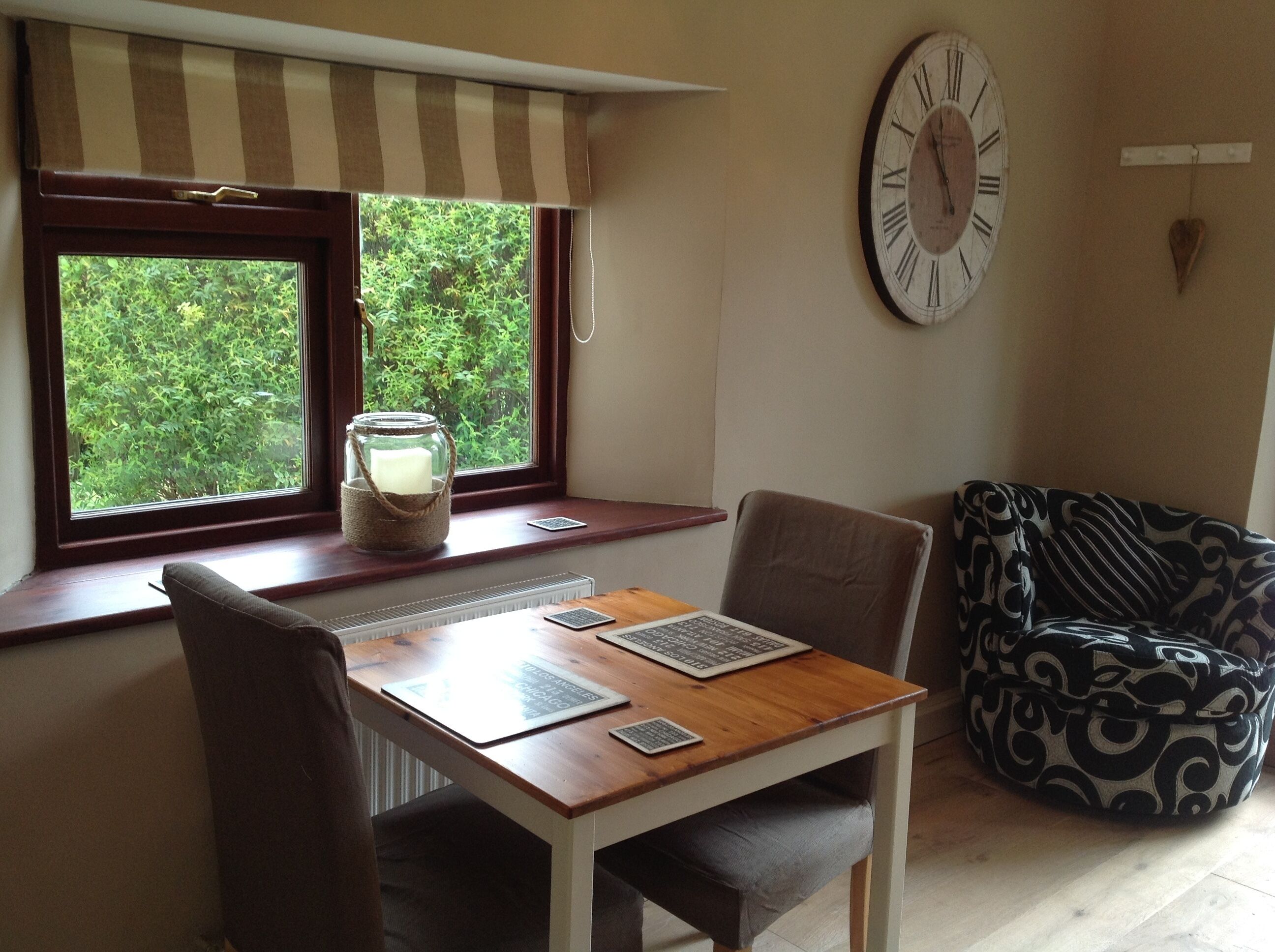 Delightful Cottage in a Peaceful Rural location, but only 5 minutes to the city.