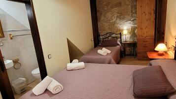 6 Schlafzimmer, Bügeleisen/Bügelbrett, WLAN, Bettwäsche