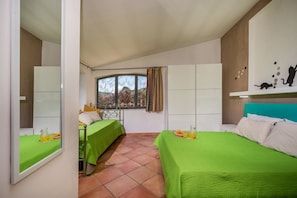 4 bedrooms, iron/ironing board, free WiFi - Villa Gagliardetta splendid villa with swimming pool between the greenery and the sea. (Castellammare del Golfo)