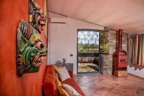 Interior - Villa Gagliardetta splendid villa with swimming pool between the greenery and the sea. (Castellammare del Golfo)