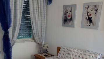 4 Schlafzimmer, Zimmersafe, Bügeleisen/Bügelbrett, WLAN