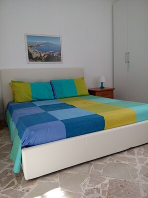 4 bedrooms, in-room safe, iron/ironing board, WiFi