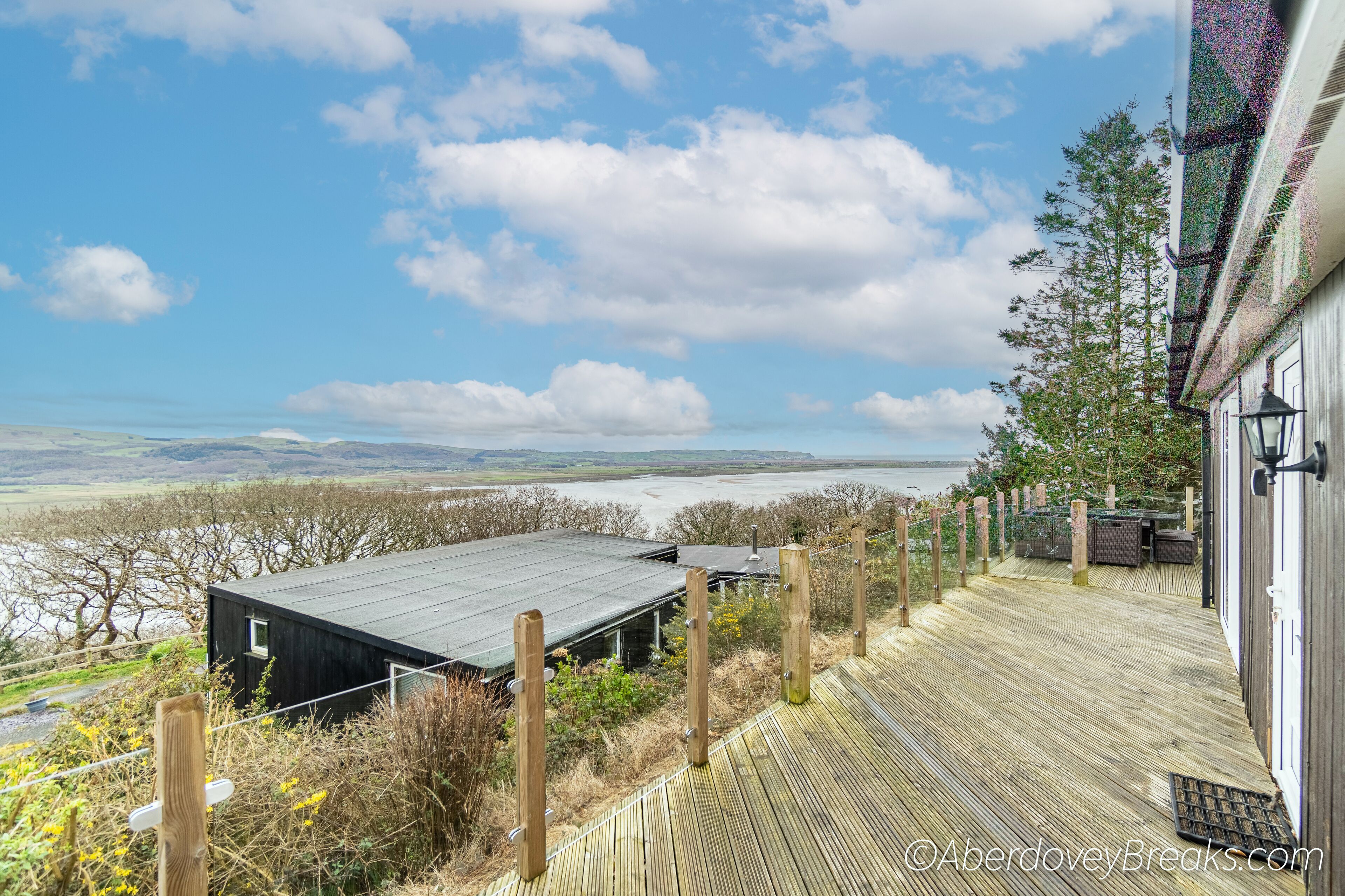 Bungalow No 62, 2 Bedrooms, sleeps up to 5 persons, Pets Welcome, Estuary Views.