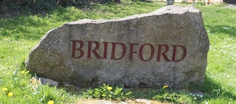 Cute little cottage with open fires, great local scenery and a great pub nearby