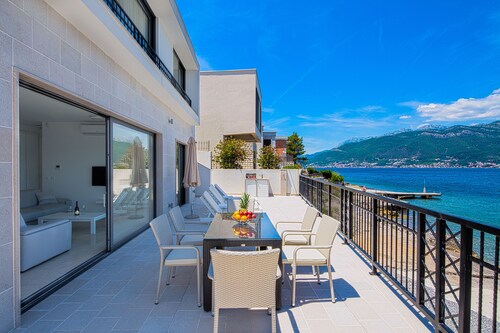 Luxury Beachfront House