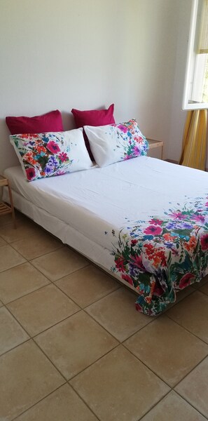 3 bedrooms, iron/ironing board, free WiFi, bed sheets