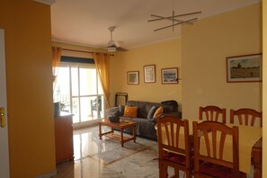 TV connectée, lecteur de DVD, chaîne hi-fi