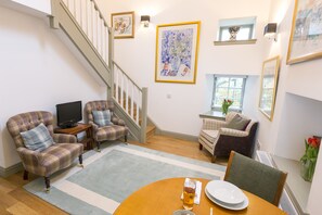 Interior - Luxury Bed and Breakfast cottage set within the gardens of Maspie House. (Falkland)