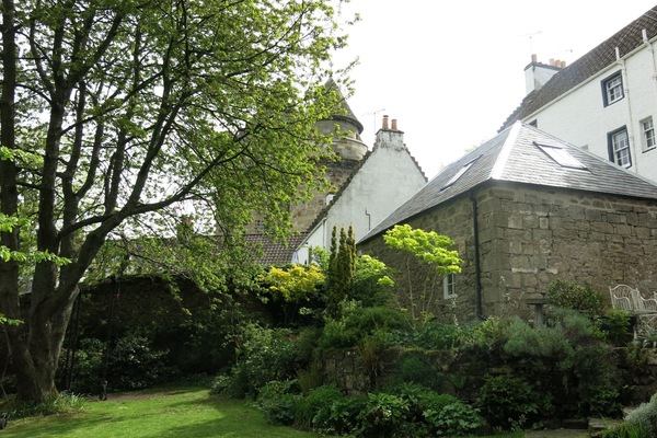 The Ruin and Falkland Palace