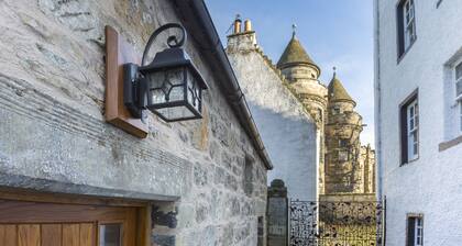 Luxury Bed and Breakfast cottage set within the gardens of Maspie House.
