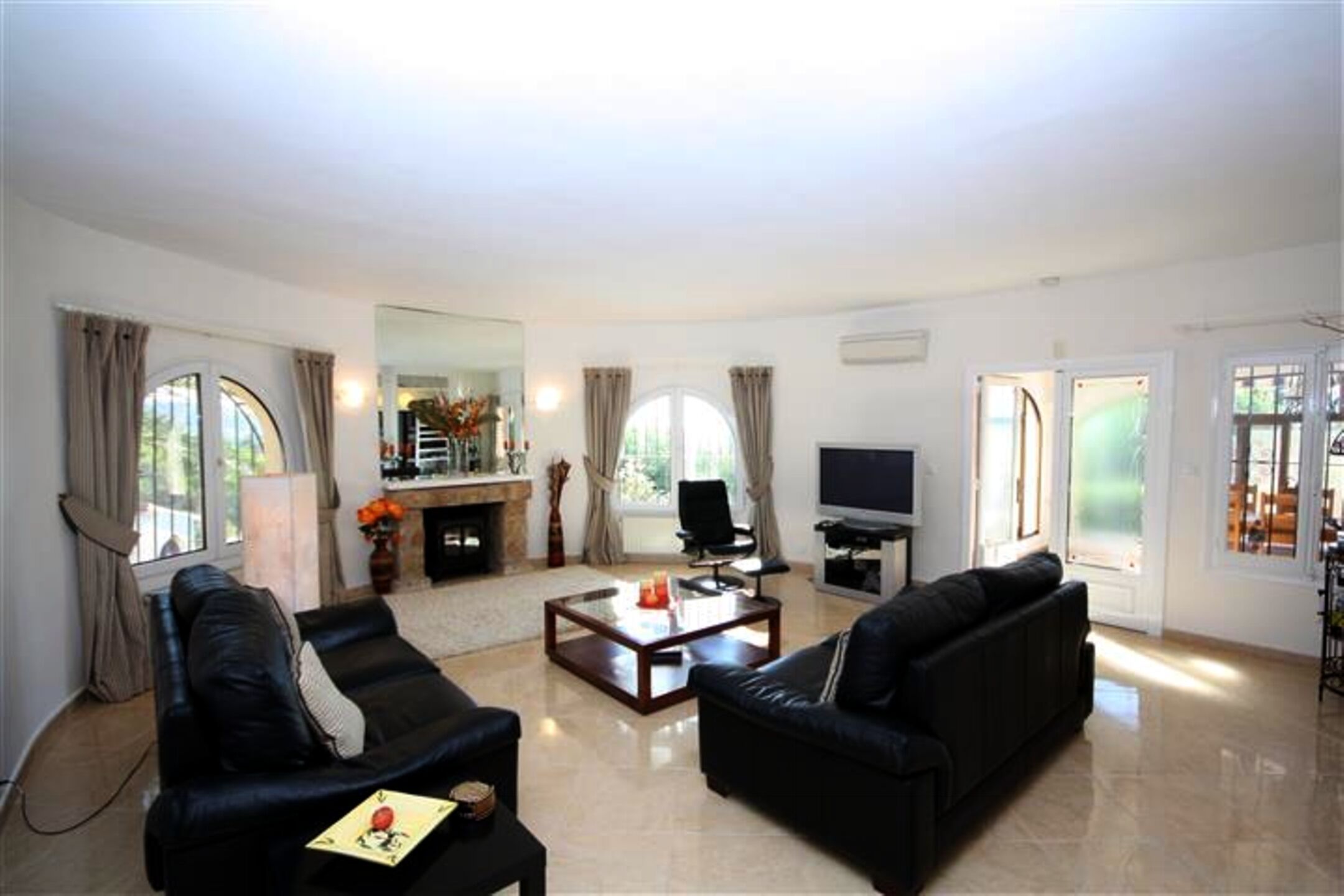 Luxury Three Bedroom Detached Villa - Private Pool, Barbecue Terrace & Sea Views