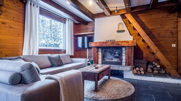 Smart-tv en een open haard