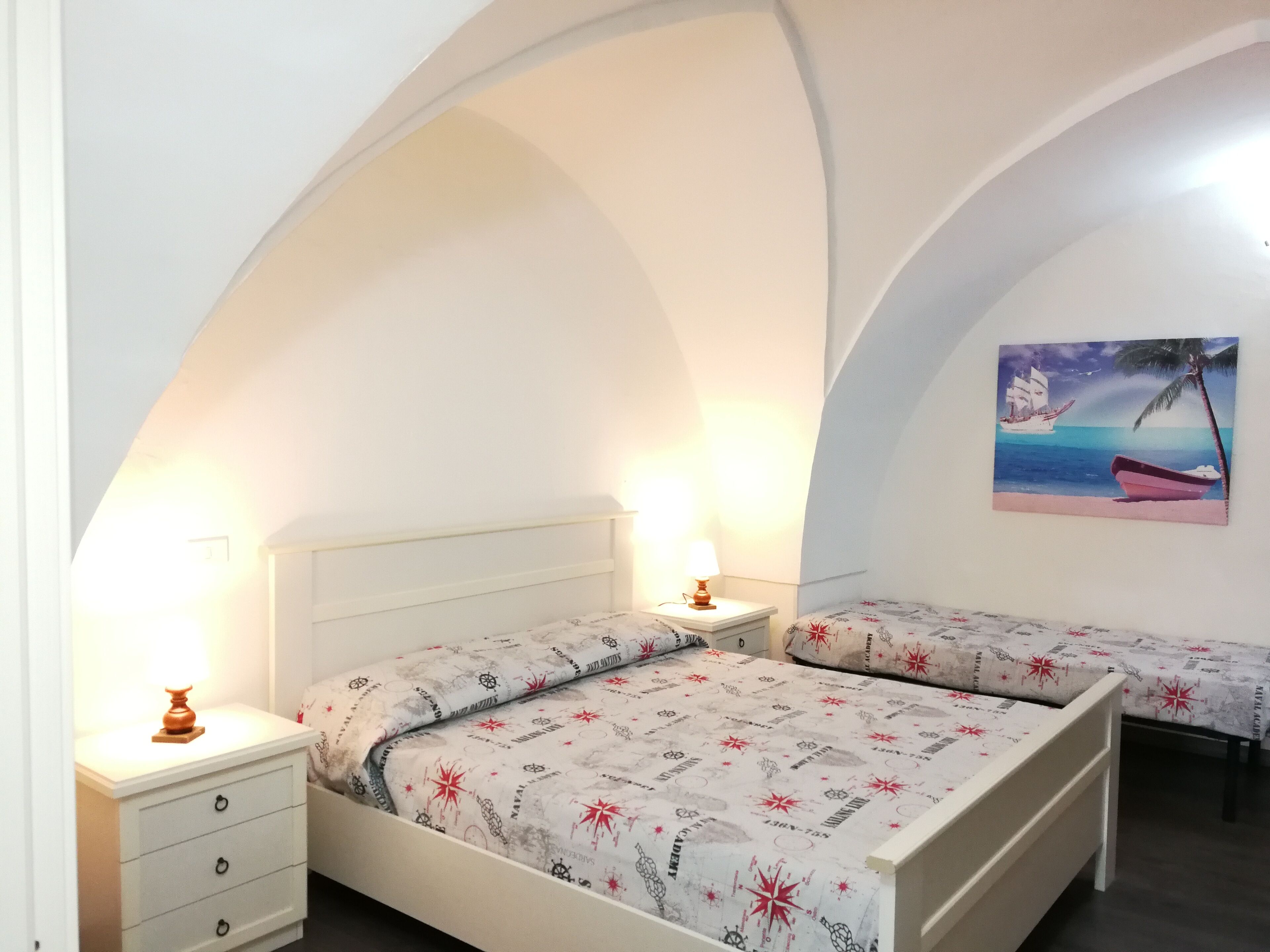 Spacious and cozy apartment in the center of Gallipoli and 200 m from the sea.