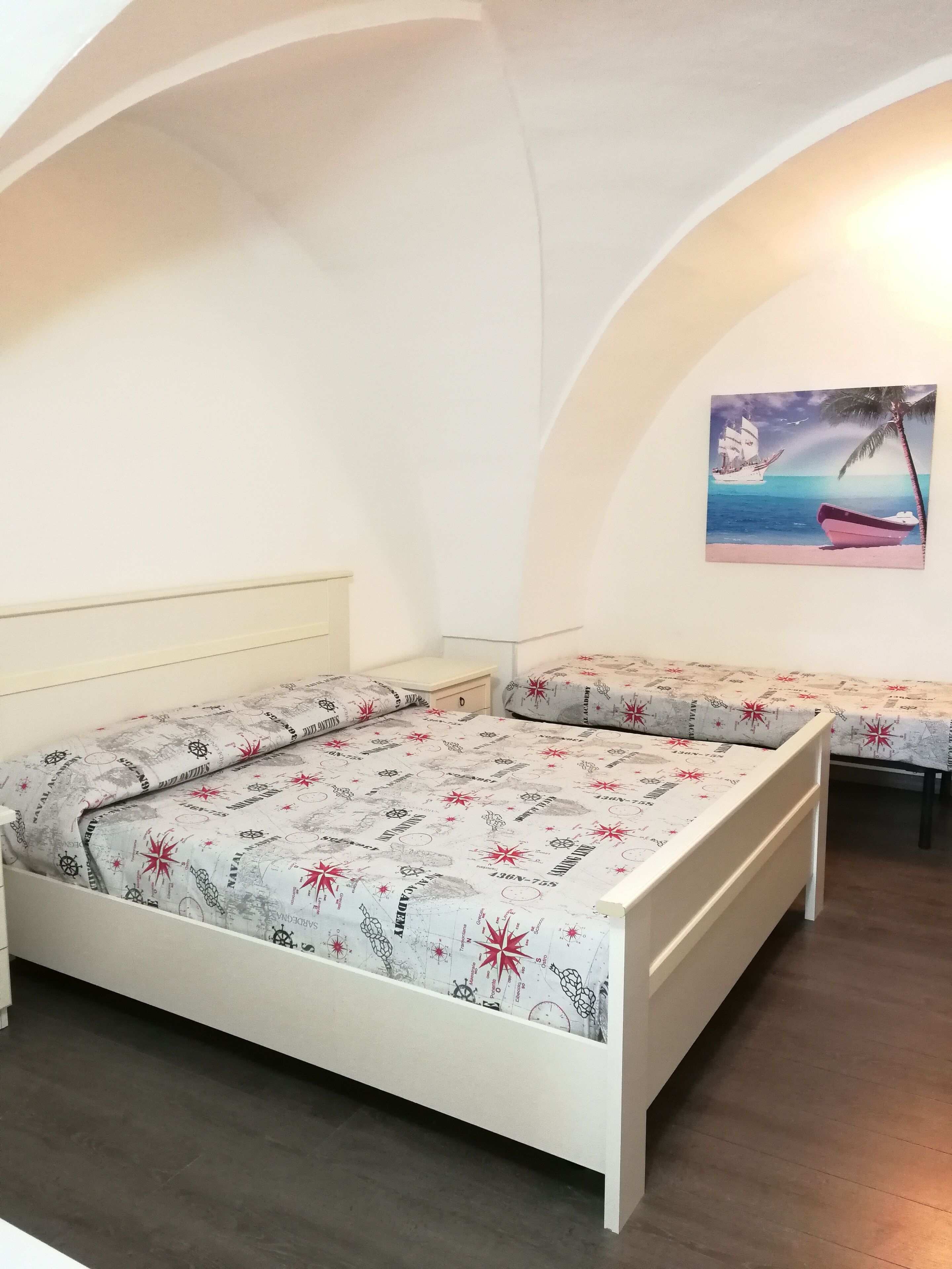 Spacious and cozy apartment in the center of Gallipoli and 200 m from the sea.