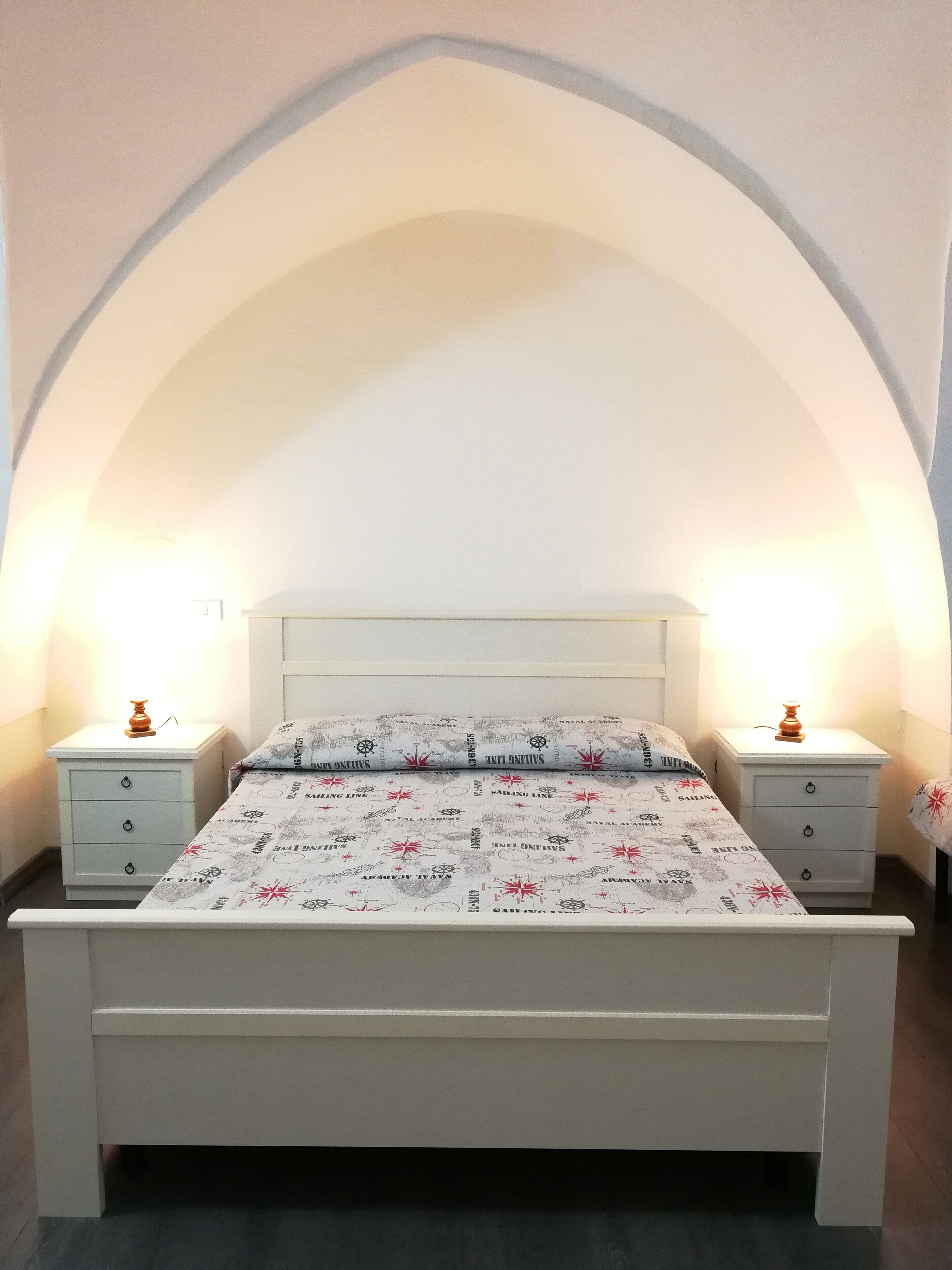 Spacious and cozy apartment in the center of Gallipoli and 200 m from the sea.