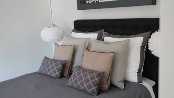 1 Schlafzimmer, Schreibtisch, Bügeleisen/Bügelbrett, WLAN