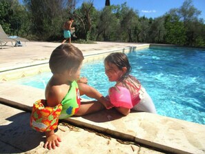 Pool - 100% quiet in Uzès! Swimming-pool 12X8m, 60m²+private terrace, big garden, WIFI  (Uzès)