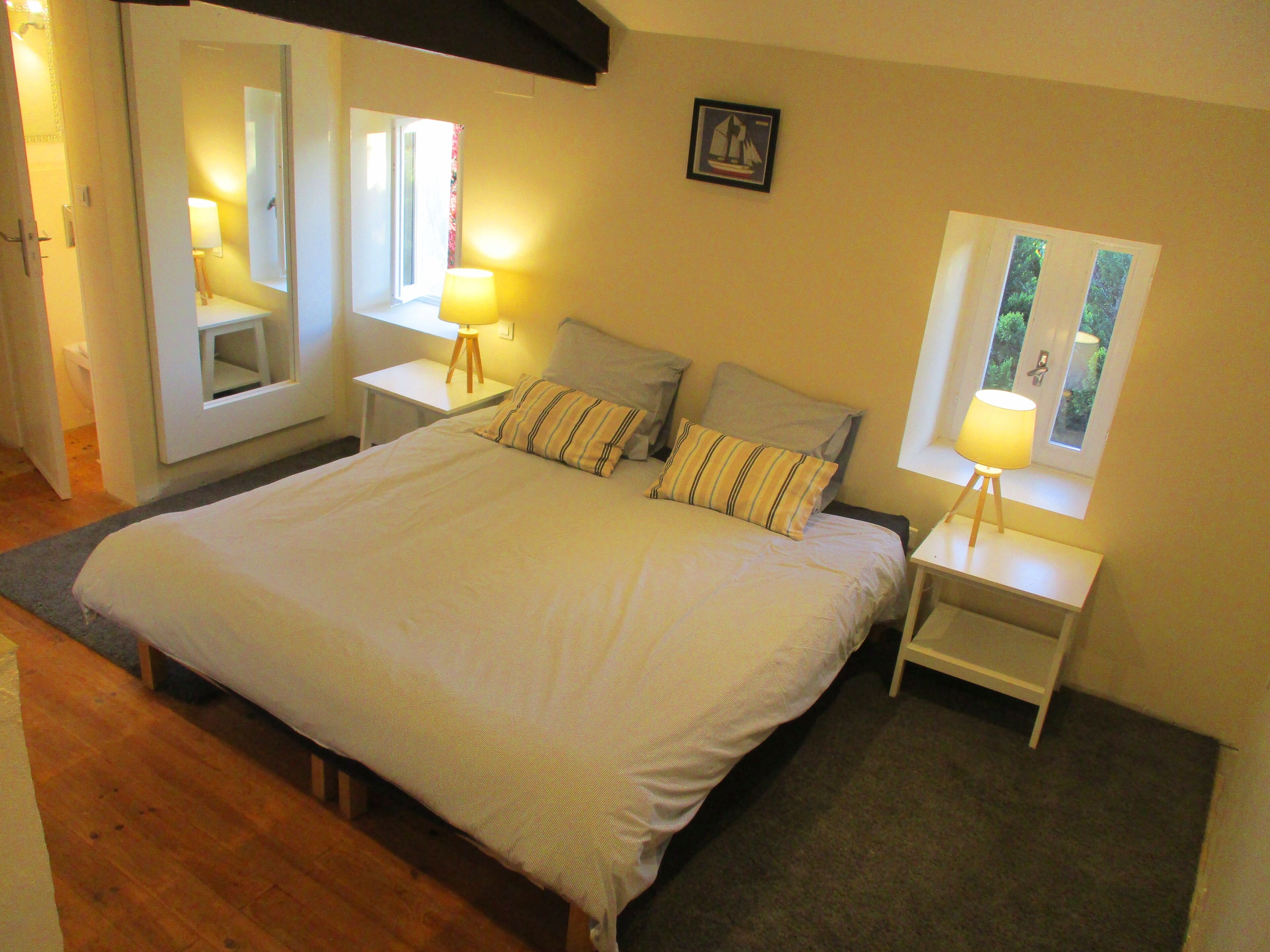 100% quiet in Uzès! Swimming-pool 12X8, 100m²+private terrace, big garden, WIFI 