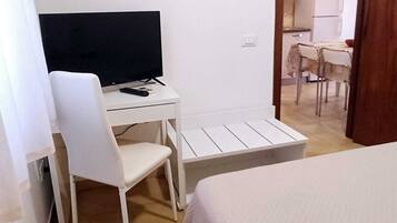 2 bedrooms, iron/ironing board, travel crib, free WiFi