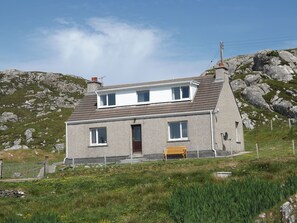 Exterior - Macaulay Cottage, Grosebay, Isle of Harris (Isle of Harris)