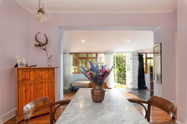 Interior - East of Eden - A small paradise in a central location (Cape Town)