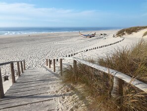 Una spiaggia nelle vicinanze