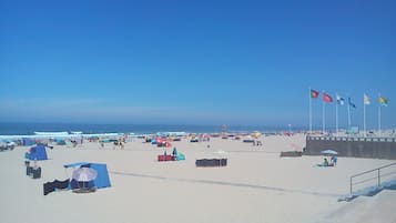 Una playa cerca