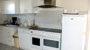Geladeira, fogão, cooktop, lava-louças