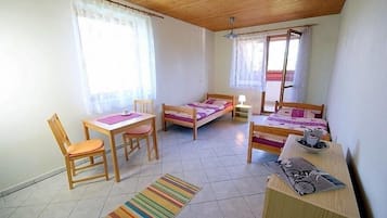 8 quartos