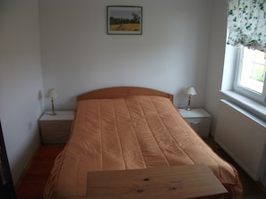 5 bedrooms, iron/ironing board, WiFi