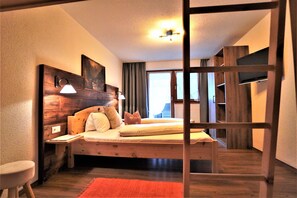 2 bedrooms, in-room safe, free WiFi, bed sheets - Comfort apartment on the Zugspitze with a large garden and wonderful mountain views (Ehrwald)