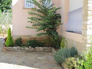 Property grounds - BANDOL Proche Centre Port & Plage - VILLA 97 m² sur Terrain Clos 800 m². (Bandol)