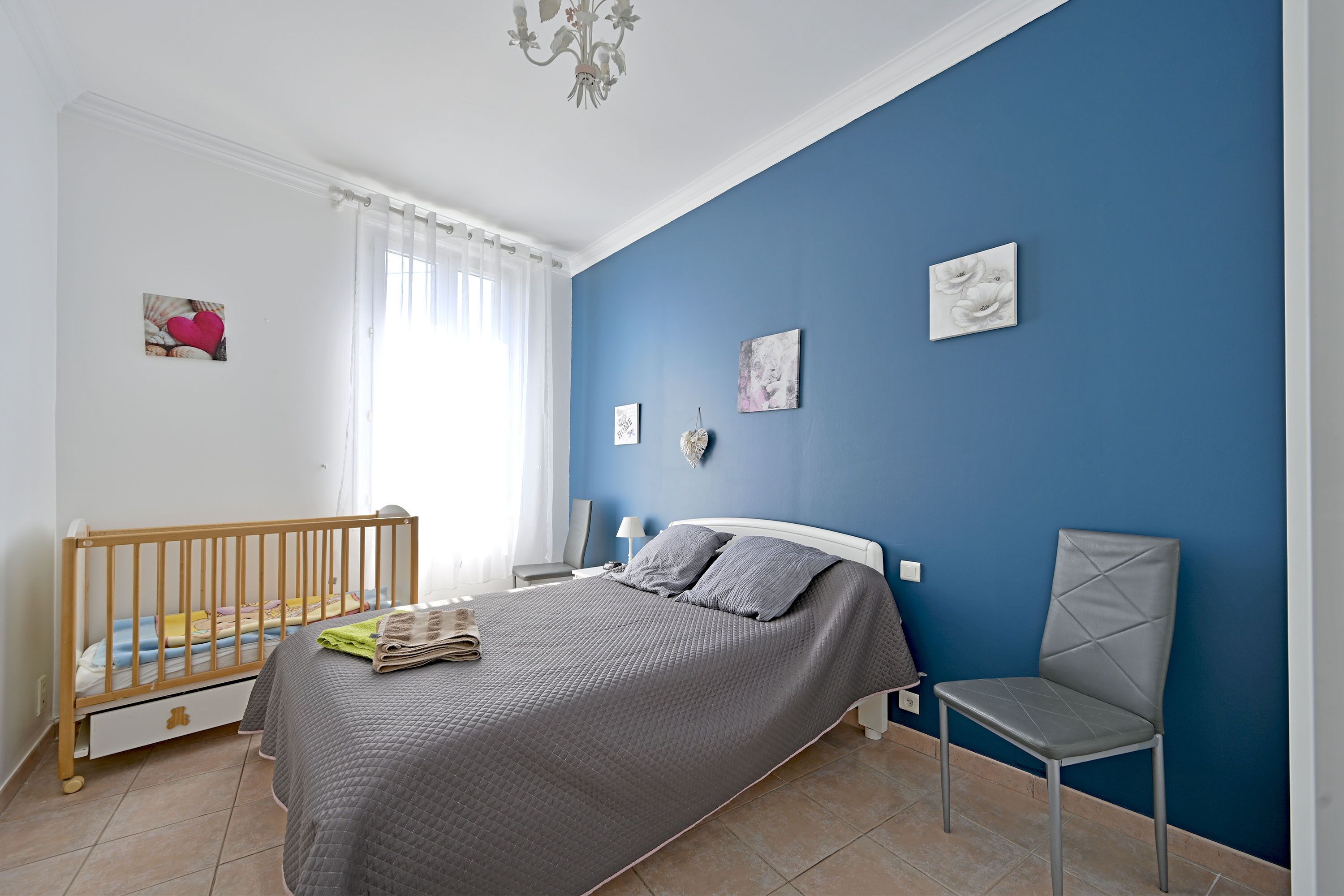 Apartment with nice view of the park 5 minutes from the center on foot air conditioning 