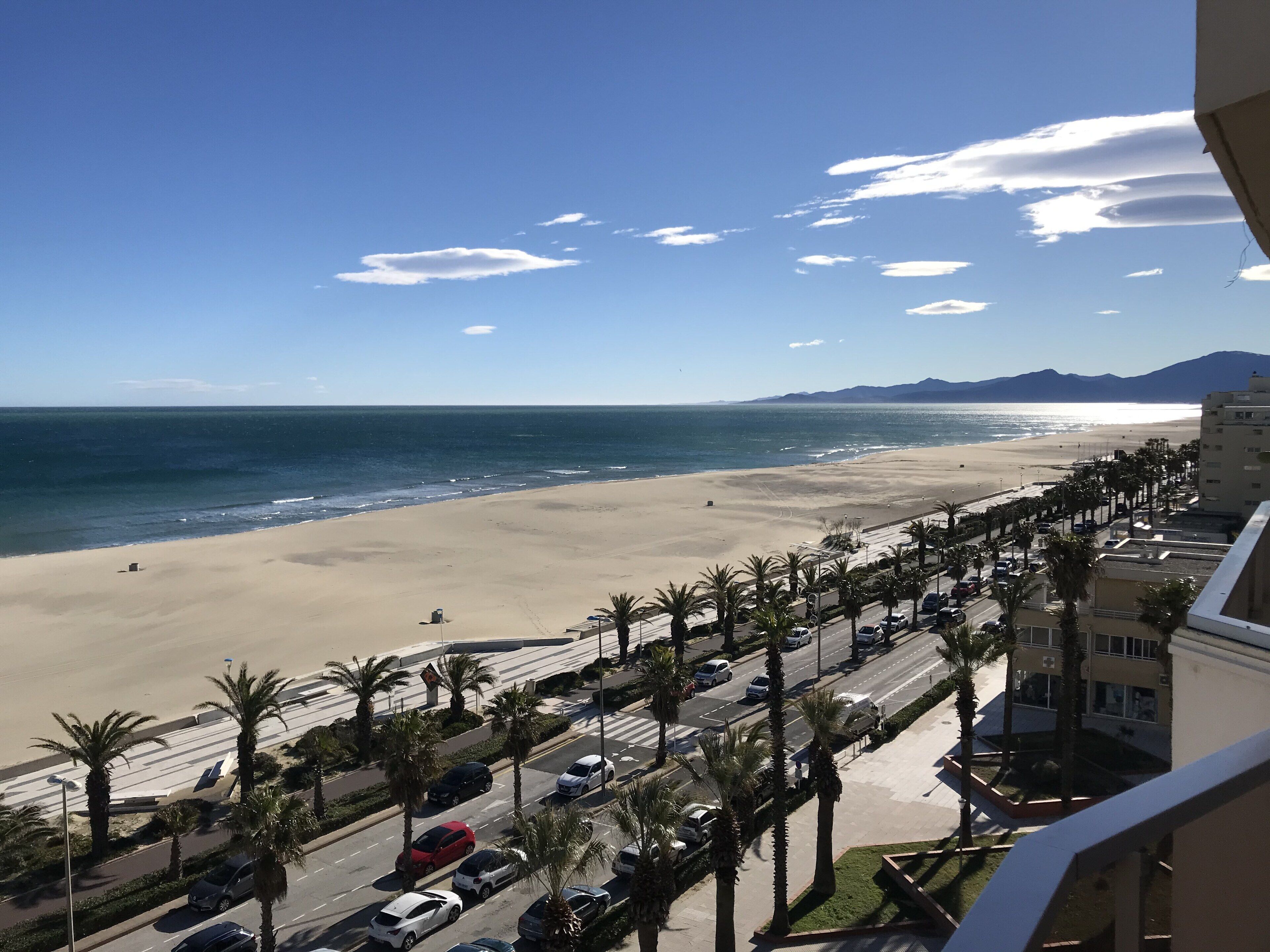 T2 standing 4 * crossing 44m2 on the beach (20m) 4 pers 1 bedroom, 7 Etg, free WIFI