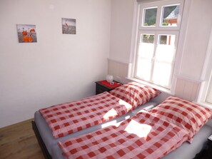 2 Schlafzimmer, Bügeleisen/Bügelbrett, Reisekinderbett, kostenloses WLAN