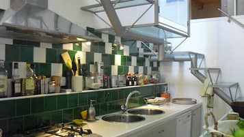 Kühlschrank, Ofen, Herdplatte, Geschirrspüler