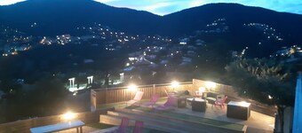 Large modern villa's ground floor, 25min from St Tropez, 8min walk to beaches