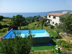 Outdoor pool - F3 of 80m ², swimming pool with sight on sea and mountains Arrival possible during the week (Calcatoggio)