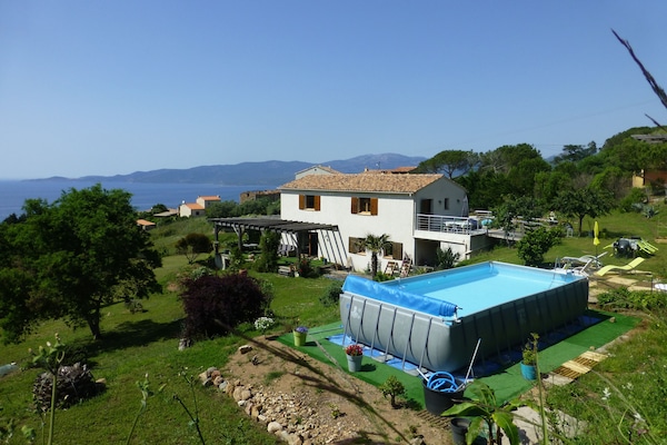 Villa avec piscine. Vue sur mer et montagnes. Arrivée possible en semaine