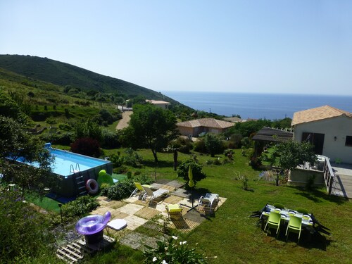 F3 of 80m ², swimming pool with sight on sea and mountains Arrival possible during the week