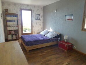 2 chambres, lit de bébé portatif, accès au Wi-Fi (inclus)