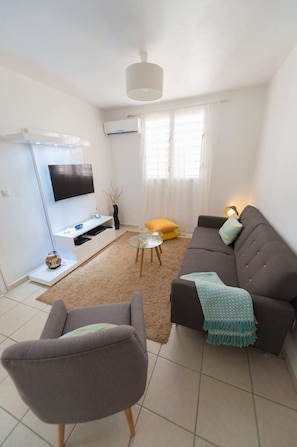 Fernseher, Stereoanlage