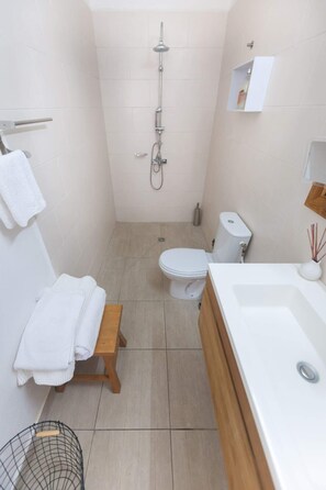 Hair dryer, towels