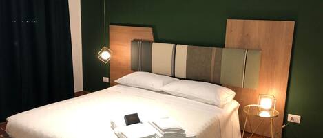 1 chambre, fer et planche à repasser, lit parapluie, Wi-Fi