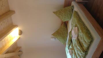 2 Schlafzimmer, Zimmersafe, BĂŒgeleisen/BĂŒgelbrett, Reisekinderbett