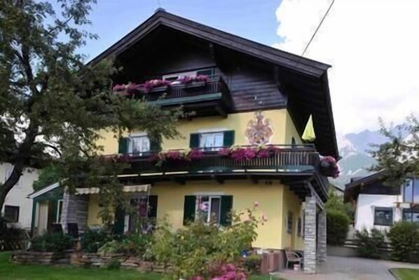 Exterior - Beautiful holiday flat in Haus Schmiderer (Saalfelden am Steinernen Meer)