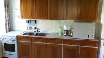 Kühlschrank, Ofen, Herdplatte, Geschirrspüler