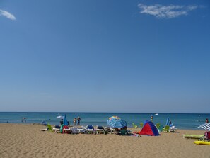 Beach nearby, sun-loungers - Villa directly on the beach in the coastal town of Denia sore beautiful (Dénia)